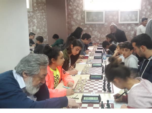 Öğrencilerimiz Portakal Çiçeği Festivali kapsamında düzenlenen satranç turnuvasına katıldı.